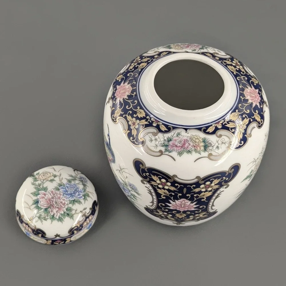 Toyo Japan Porcelain Ginger Jar Peacock Floral Gold Gilt Cobalt Blue 6 Inch